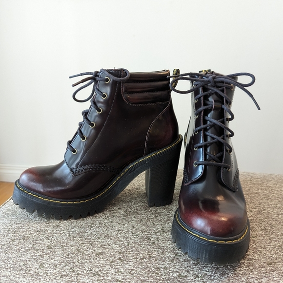 Dr. Martens Persephone Boots, US 7 - Picture 1 of 12